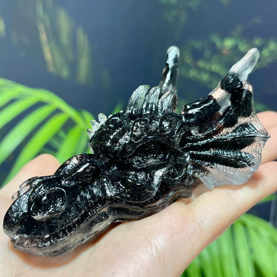 Handmade Crystal Dragon Head In Resin, Natural Gemstone Chips Craft, Healing Crystal Carving For Gift, Reiki Crystal Stone For Birthday Gift
