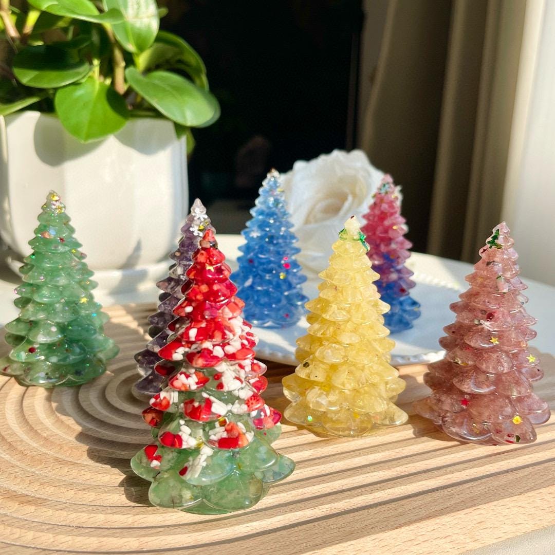 Crystal Chips Christmas Tree With Resin, Dyed Gemstone Chips Decor, Handmade Healing Crystal Christmas Tree, Cute Christmas Gift