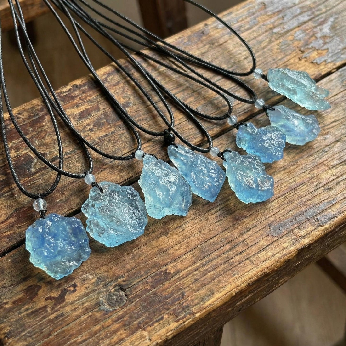 1Pcs Natural Aquamarine Pendant, Throat Chakra Necklace, March Birthday Stone, Courage Healing Crystal Gift,Gift for Mom