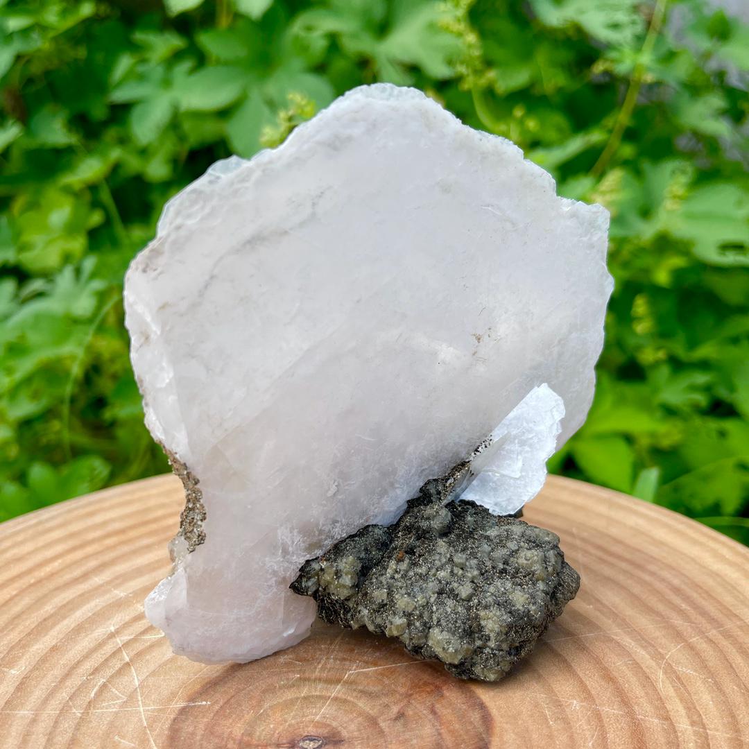 Inner Mongolia Quartz with Calcite Specimen, Natural Crystal Specimen Collection, Mineral Specimen, Spirituality Minerals Calcite Collection