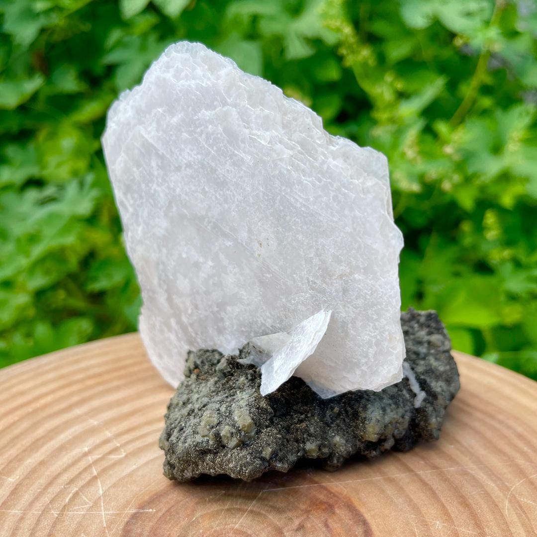 Inner Mongolia Quartz with Calcite Specimen, Natural Crystal Specimen Collection, Mineral Specimen, Spirituality Minerals Calcite Collection