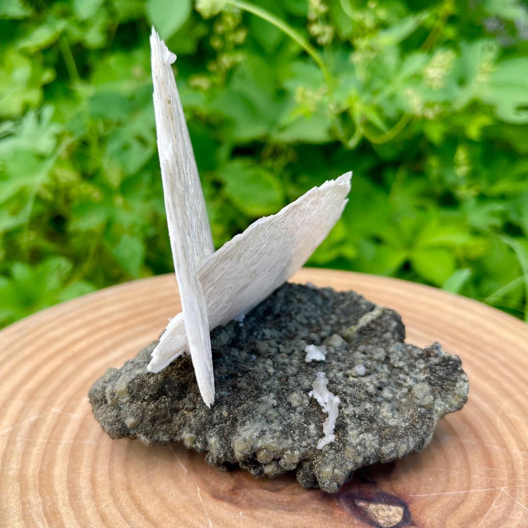 Inner Mongolia Quartz with Calcite Specimen, Natural Crystal Specimen Collection, Mineral Specimen, Spirituality Minerals Calcite Collection