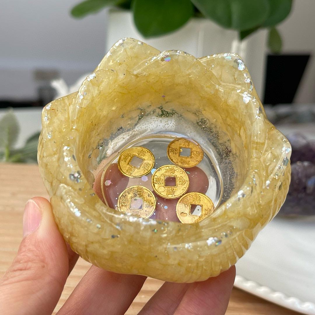 Crystal Chips Cornucopia With Resin, Natural Crystal Chips Craft, Handmade Crystal Lotus Bowl, Healing Crystal Craft For Gifts