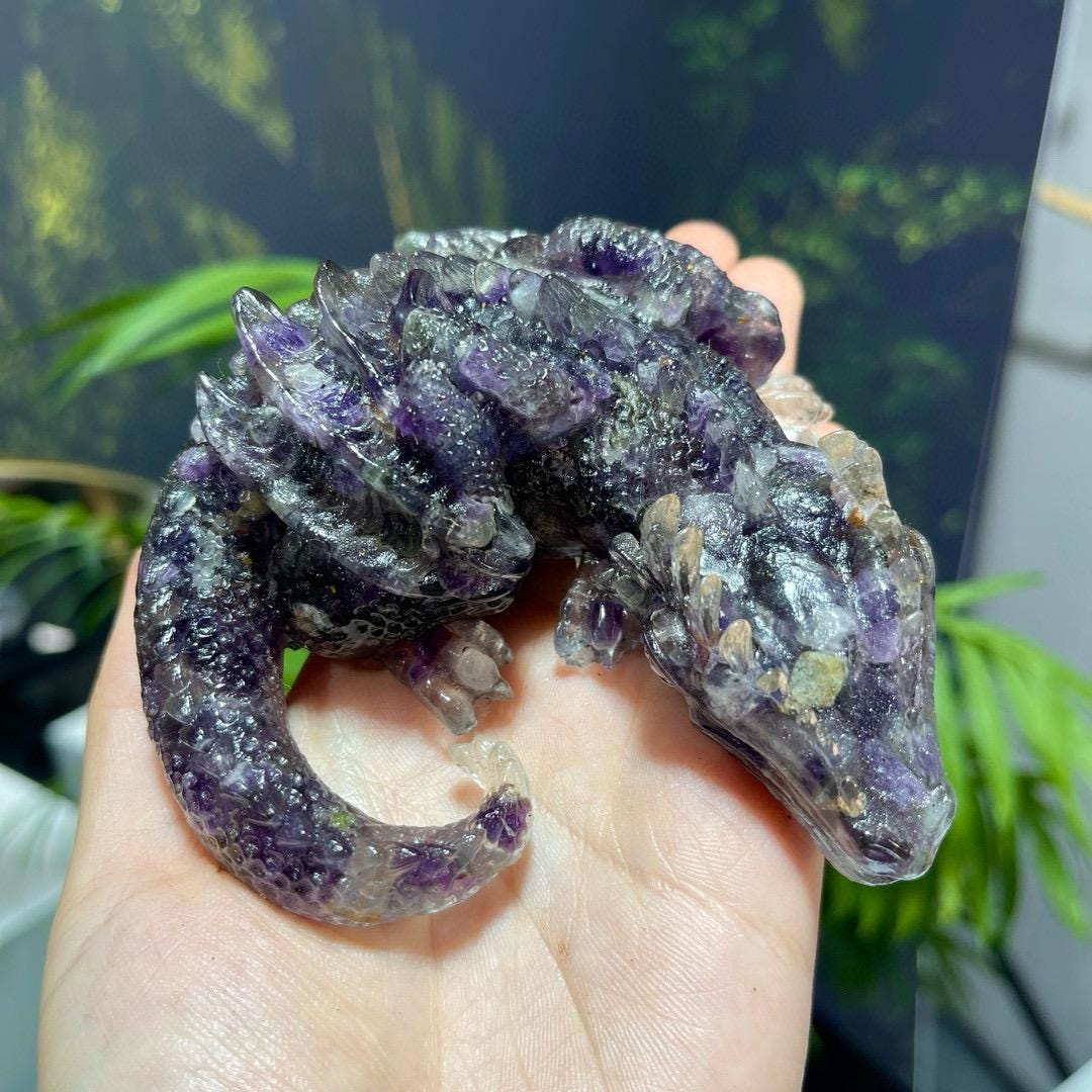 Handmade Crystal Chips Fly Dragon In Resin, Natural Crystal Chips Craft, Healing Crystal Carving Birthday Gifts, Christmas Present