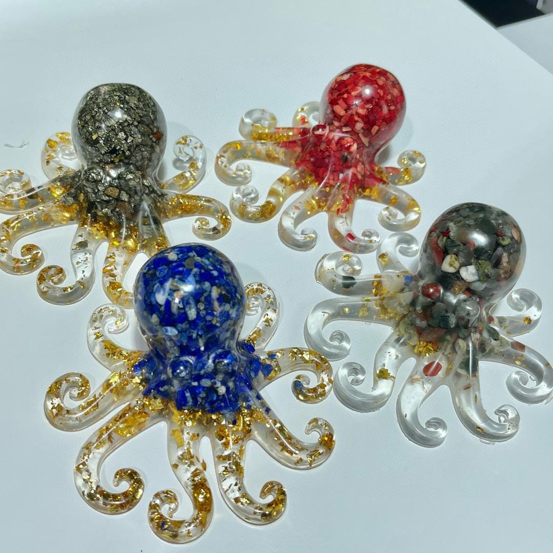 Crystal Chips Octopus With Resin, Natural Gemstone Chips Craft, Handmade Crystal Octopus For Gift, Healing Crystal Craft For Christmas Gifts