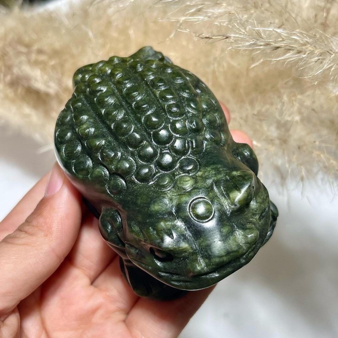 Natrual Green Lucky Frog Carving, Crystal Toad, Fengshui Crystal Gift, Crystal Frog, Home Decoration, Tea Pet, Christmas Gift