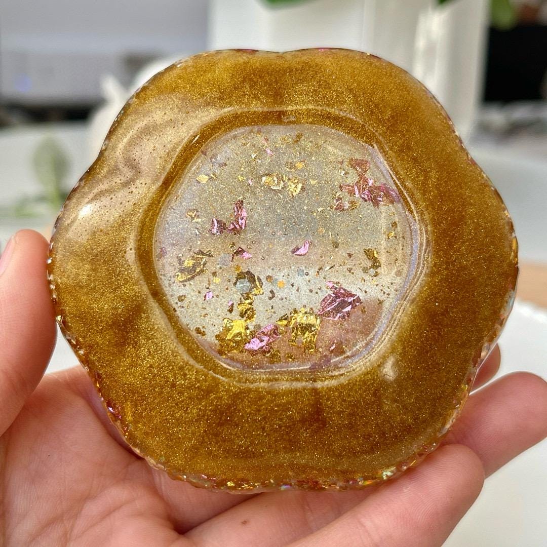 Crystal Chips Cornucopia With Resin, Natural Crystal Chips Craft, Handmade Crystal Lotus Bowl, Healing Crystal Craft For Gifts