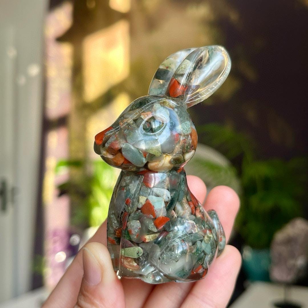 Handmade Crystal Chips Bunny With Resin, Natural Crystal Chips Craft, Healing Crystal Birthday Gifts, Cute Gift For Her, Christmas Present
