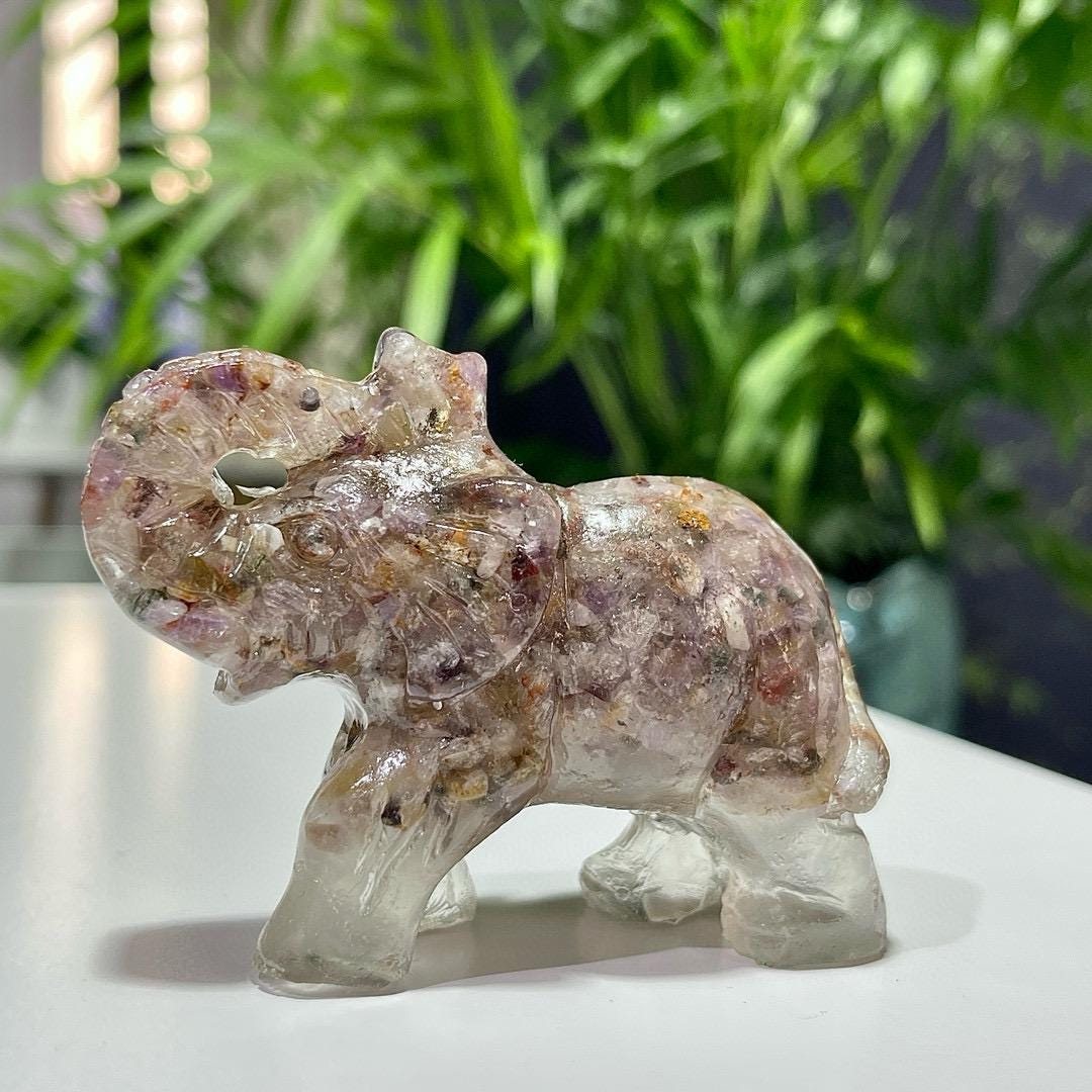 Crystal Chips Elephant In Resin, Natural Gemstone Chips Craft, Handmade Crystal Animal For Gift, Healing Crystal Elephant For Birthday Gifts