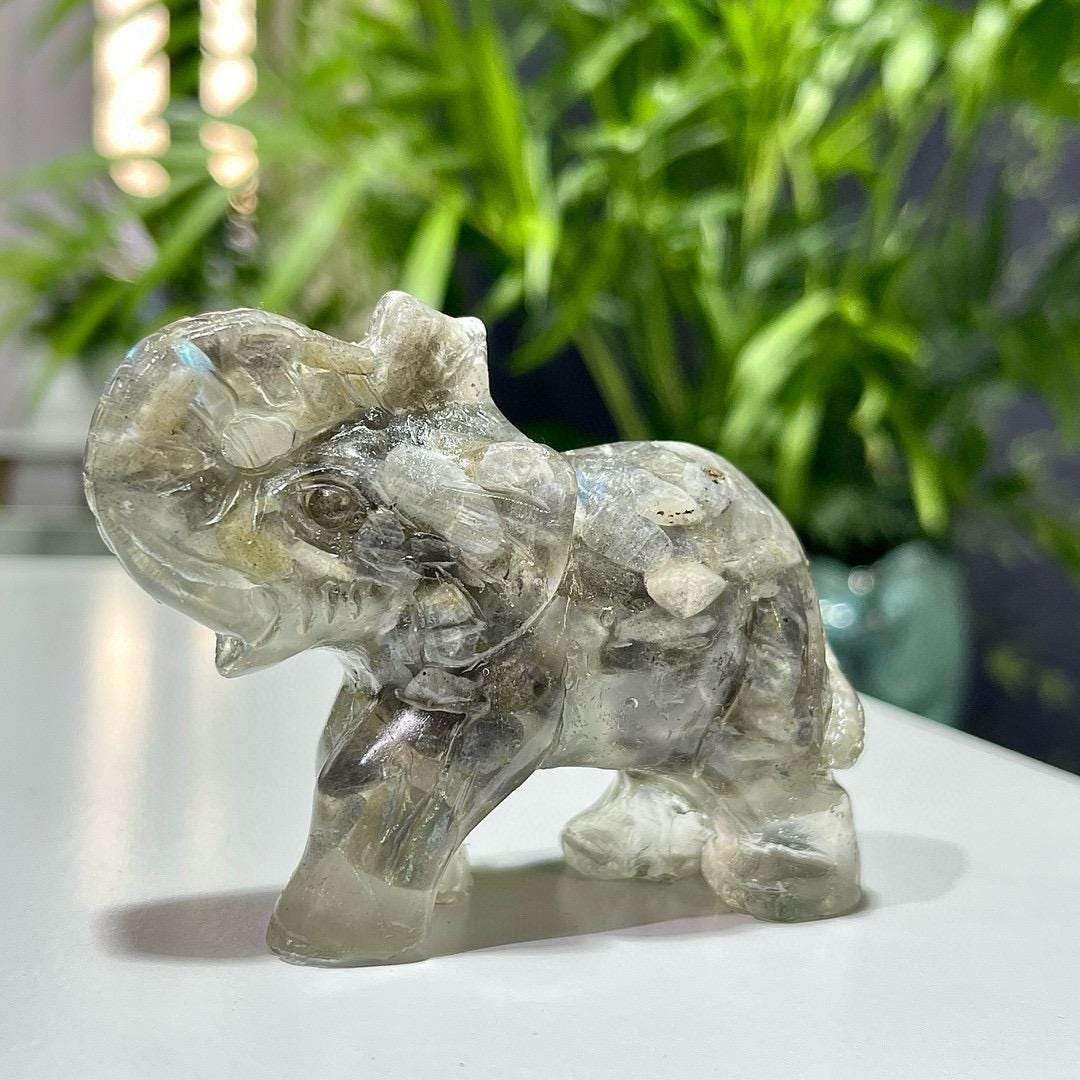 Crystal Chips Elephant In Resin, Natural Gemstone Chips Craft, Handmade Crystal Animal For Gift, Healing Crystal Elephant For Birthday Gifts