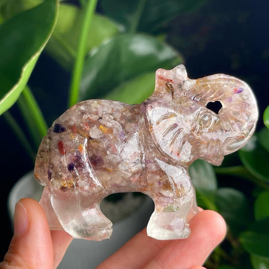Crystal Chips Elephant In Resin, Natural Gemstone Chips Craft, Handmade Crystal Animal For Gift, Healing Crystal Elephant For Birthday Gifts