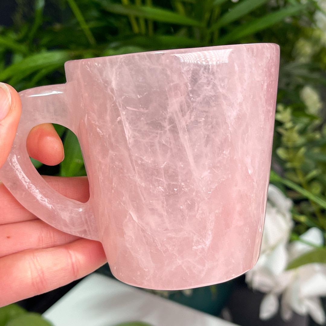 Hand-Carved Rose Quartz Heart Coffee Mug Set, Crystal Tea Cups, Romantic Boho Drinkware for Wedding Favors, Customizable Valentine’s Gift