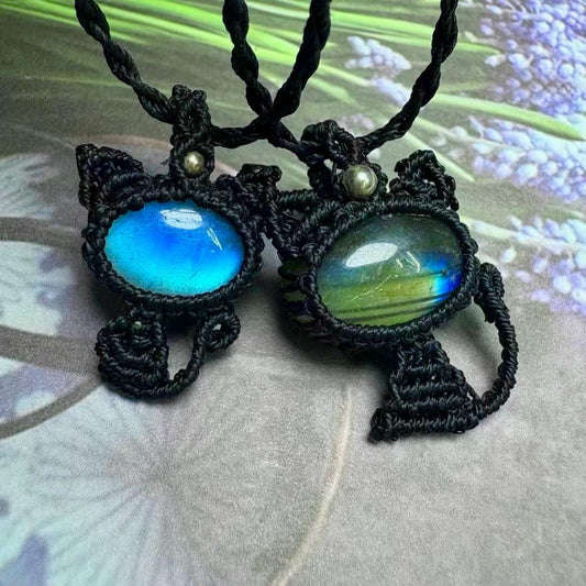 1 Pcs Natural Labradorite Cat Pendant Necklace, Handmade Macrame Waxed Cord, Boho Stone Jewelry, Gift for Cat Lovers, Adjustable Fiber Cord