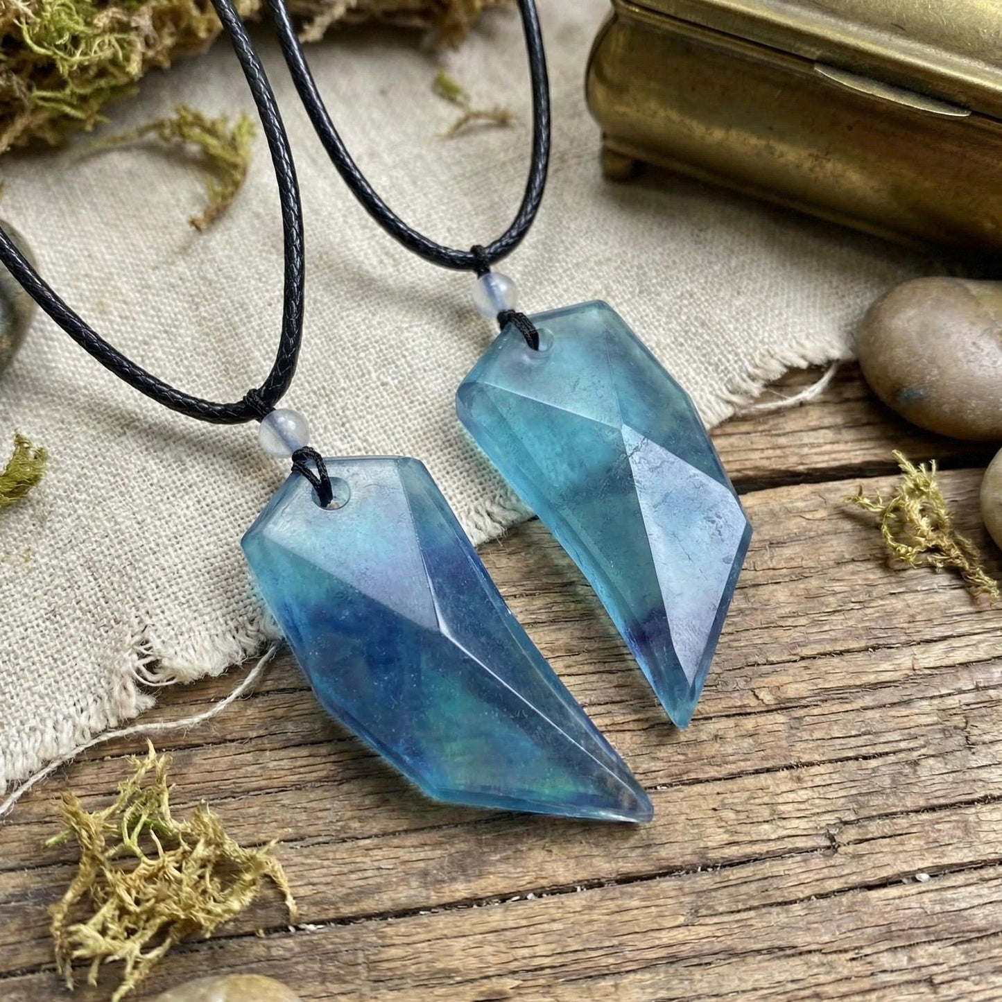 1Pcs Natural Aquamarine Pendant, Throat Chakra Necklace, March Birthday Stone, Courage Healing Crystal Gift,Gift for Mom