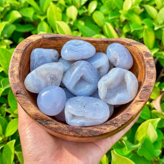 Natural Blue Lace Agate Tumbled Stone, Raw Crystal Chips for Jewelry Making, Crystal Healing, Blue Stone
