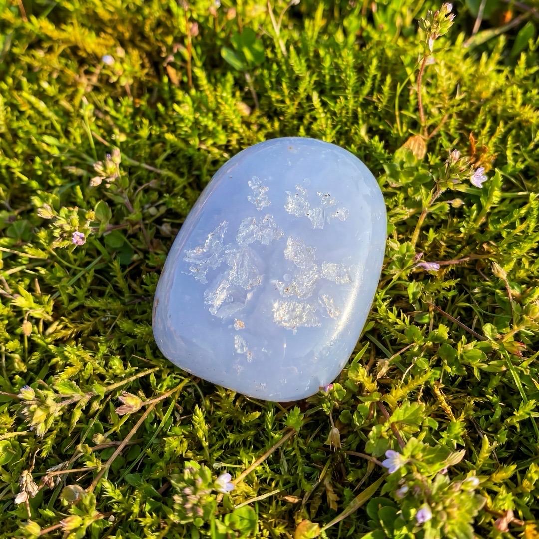 Natural Blue Lace Agate Tumbled Stone, Raw Crystal Chips for Jewelry Making, Crystal Healing, Blue Stone