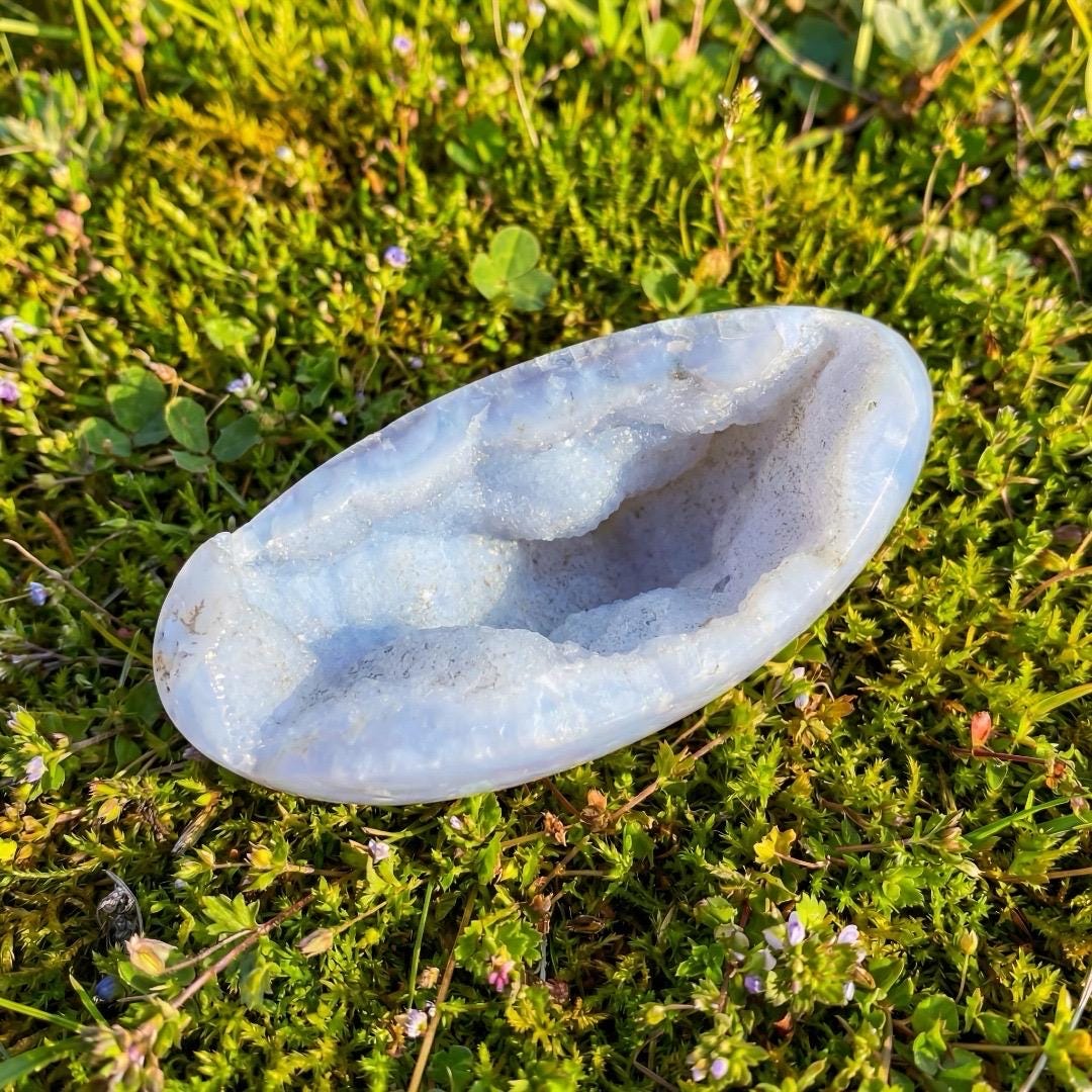 Natural Blue Lace Agate Tumbled Stone, Raw Crystal Chips for Jewelry Making, Crystal Healing, Blue Stone