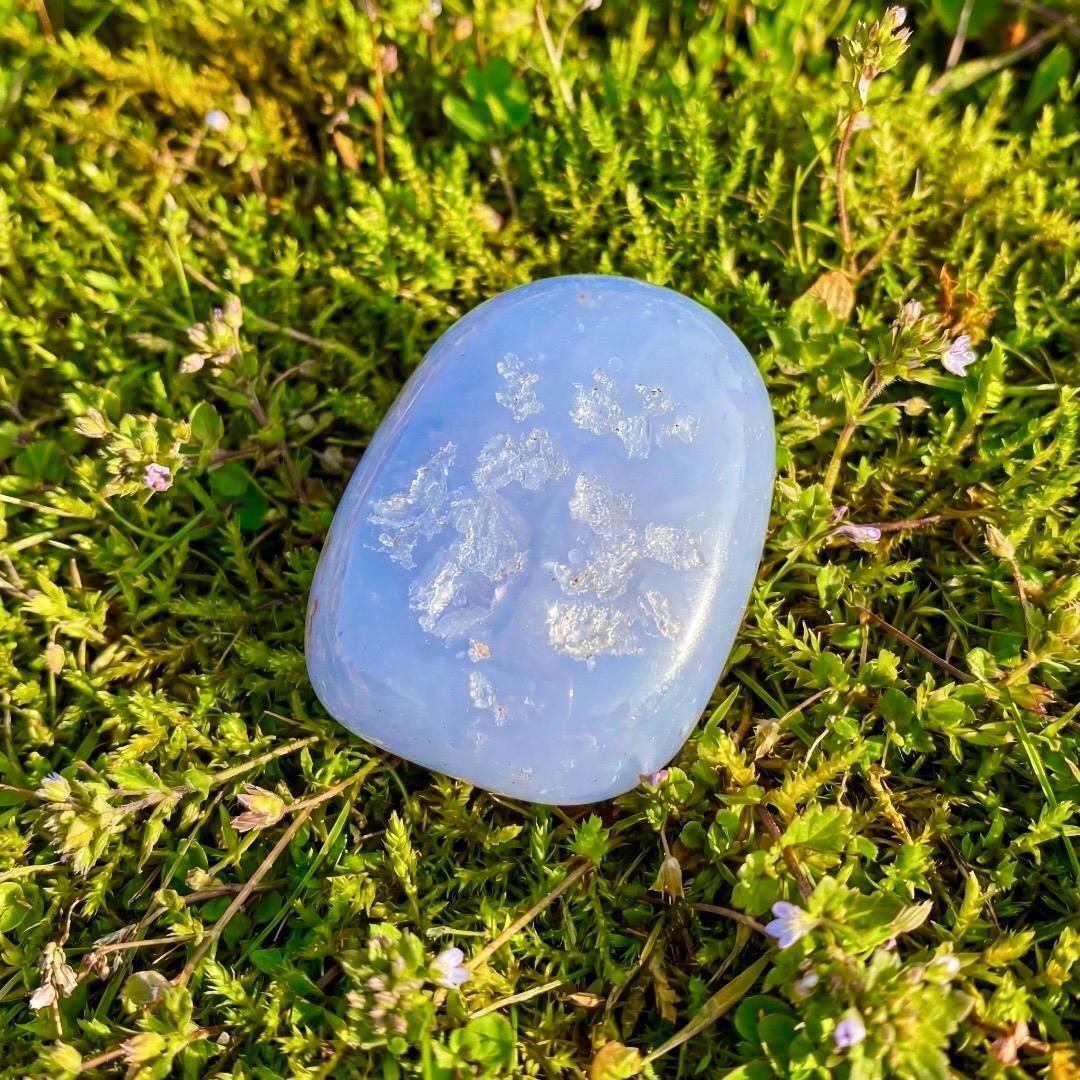 Blue Lace Agate Tumbled Stone, Polished Calming Crystal, 20-30mm,Gift for Mom