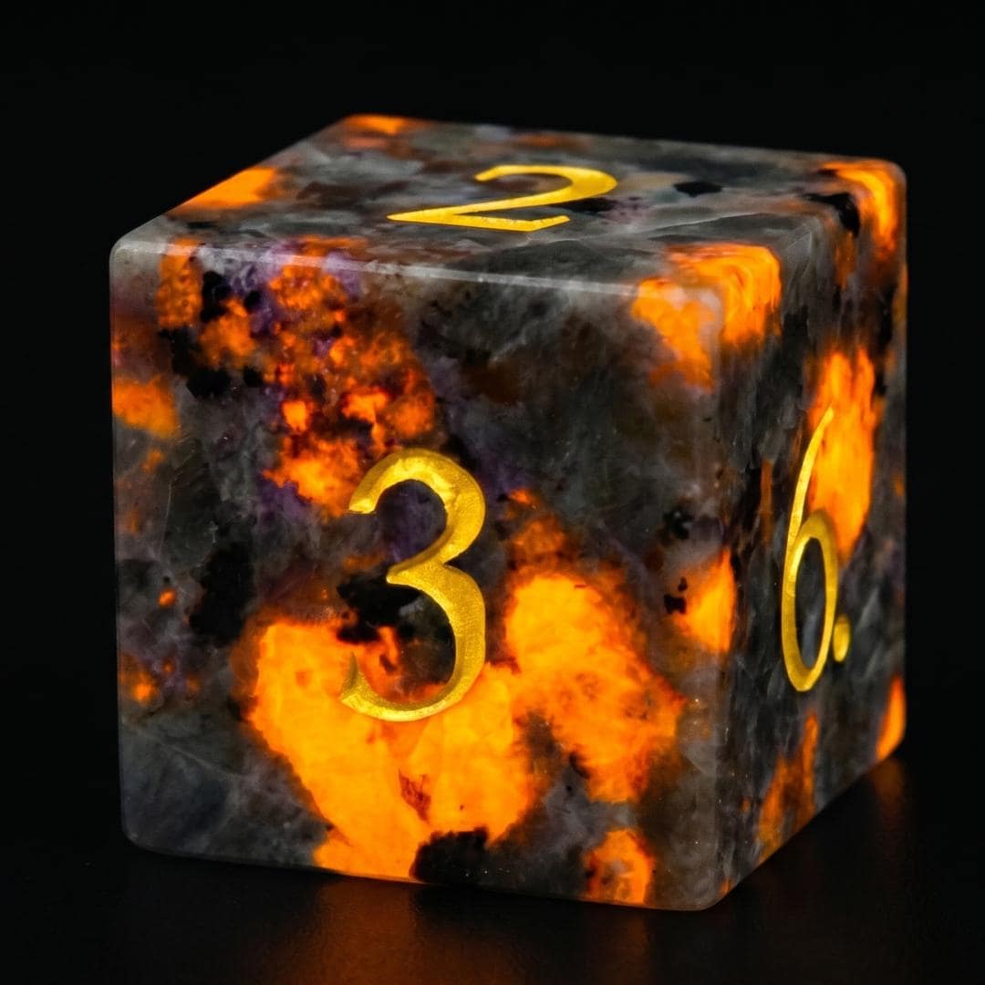 Yooperlite Stone DND Dice Set, UV Reactive Glowing Lava Stone Polyhedral Dice 7pcs, Flourescent Sodalite RPG Game Dice, Dungeon Master Gift