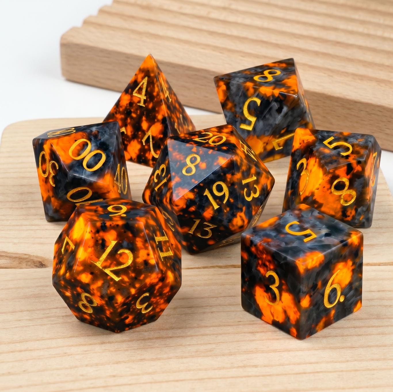 Yooperlite Stone DND Dice Set, UV Reactive Glowing Lava Stone Polyhedral Dice 7pcs, Flourescent Sodalite RPG Game Dice, Dungeon Master Gift