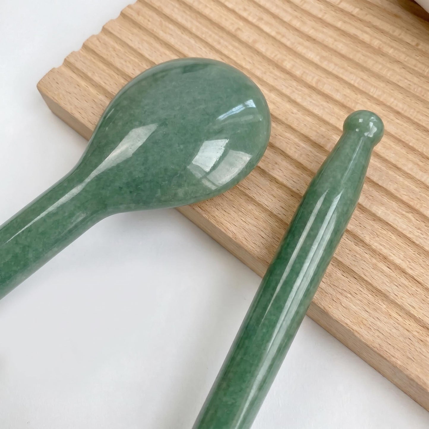 Natural Crystal Acupressure Spoon, Jade Massage Stick, Hand Carved Jade Gua Sha Massage Tool, Facial & Body Spa Relax Self Care Gift