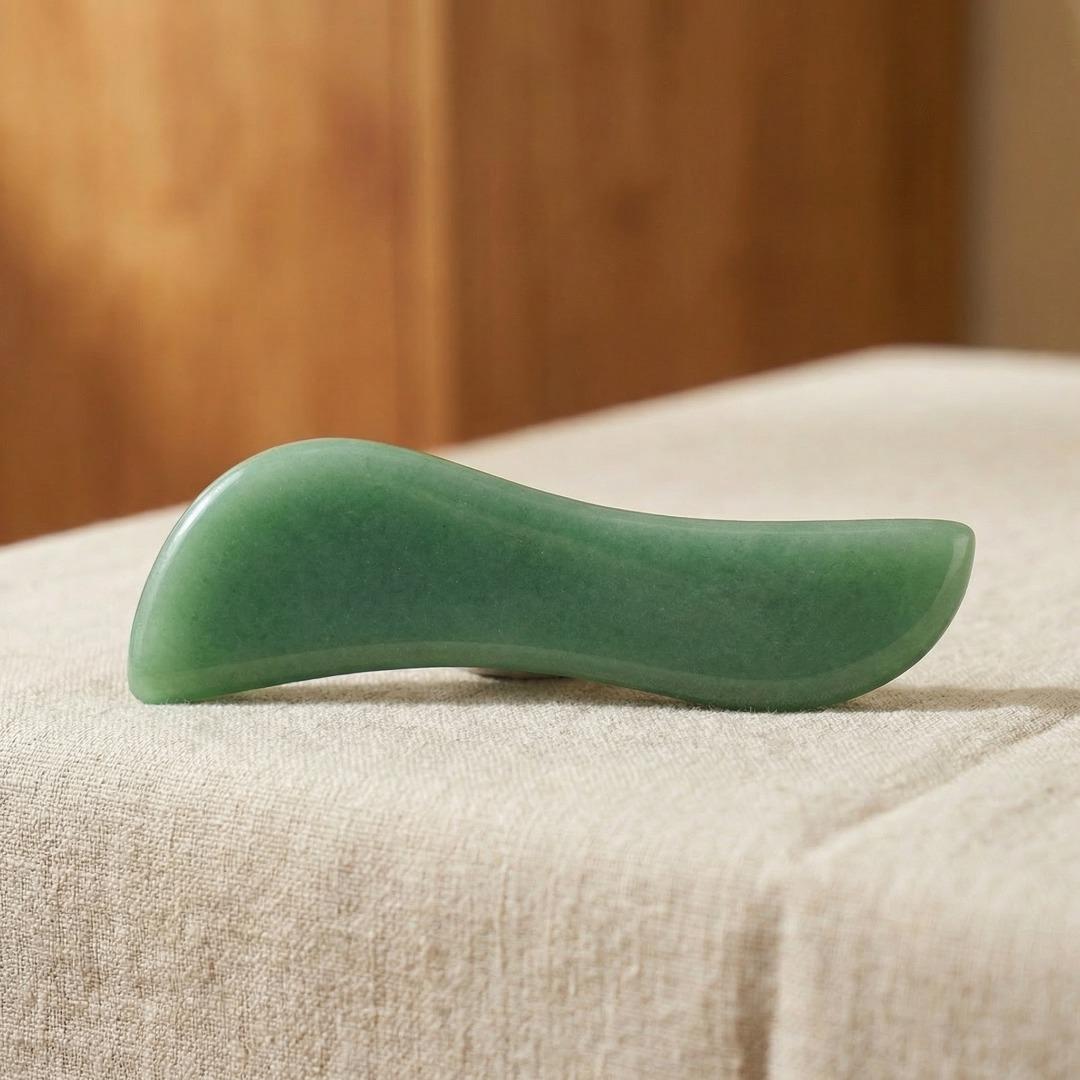 Green Aventurine Gua Sha Tool, Natural Stone Facial Massager Spoon, Green Jade Scraping Plate for Eye & Face, Aesthetic Skincare Gift