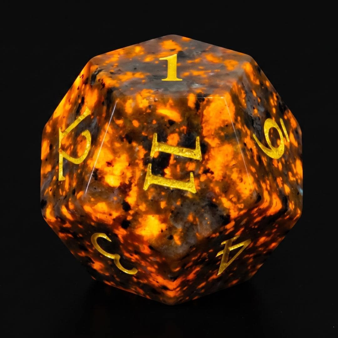 Yooperlite Stone DND Dice Set, UV Reactive Glowing Lava Stone Polyhedral Dice 7pcs, Flourescent Sodalite RPG Game Dice, Dungeon Master Gift