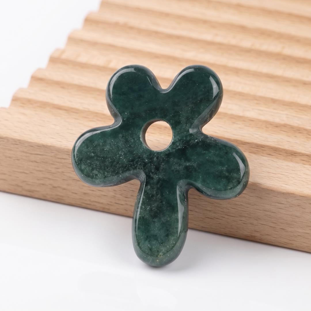 Natural Stone Flower Pendant, Carved Crystal Daisy Charm for Necklace Bracelet Jewelry Making, Dainty Gemstone Flower Charm Cute Gift