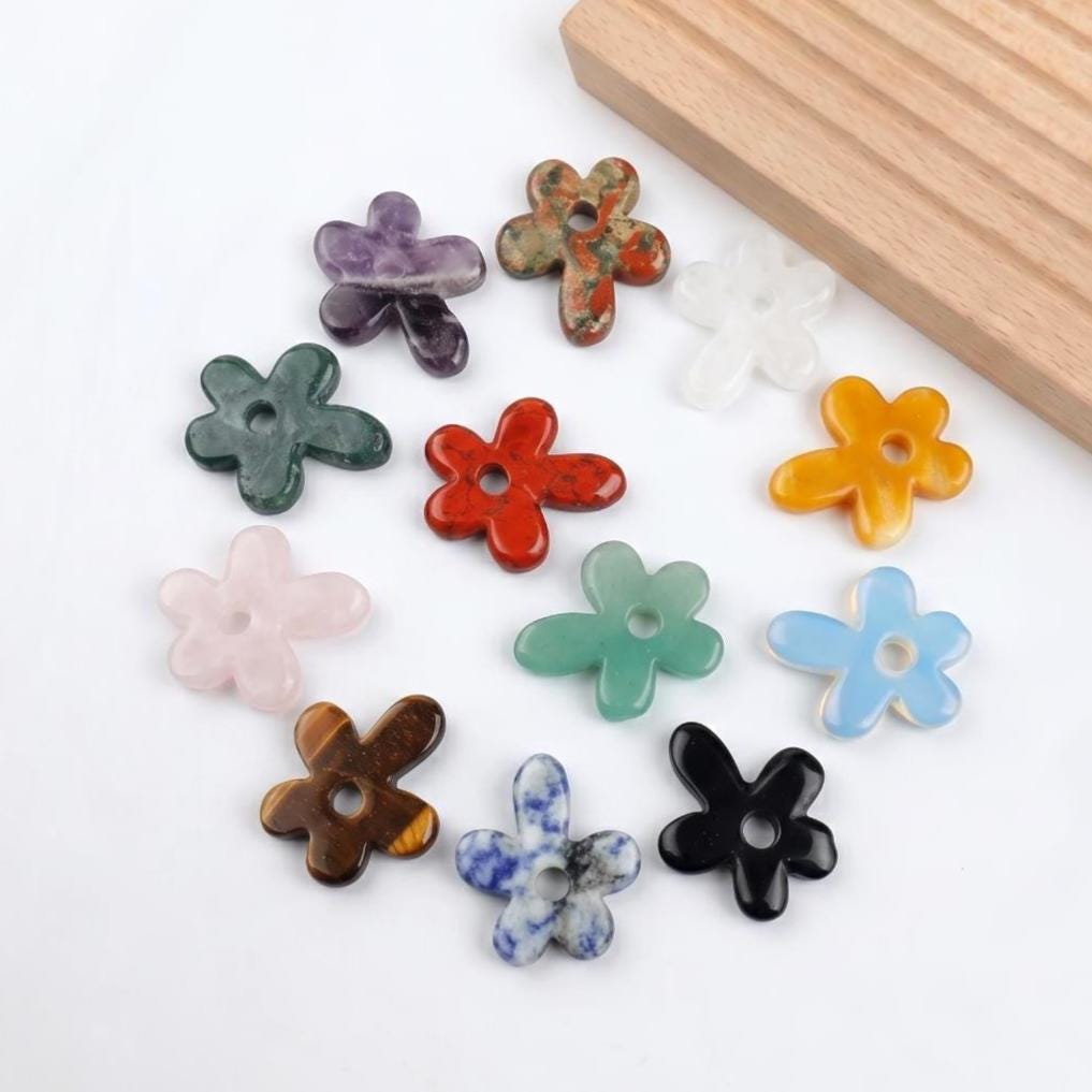 Natural Stone Flower Pendant, Carved Crystal Daisy Charm for Necklace Bracelet Jewelry Making, Dainty Gemstone Flower Charm Cute Gift