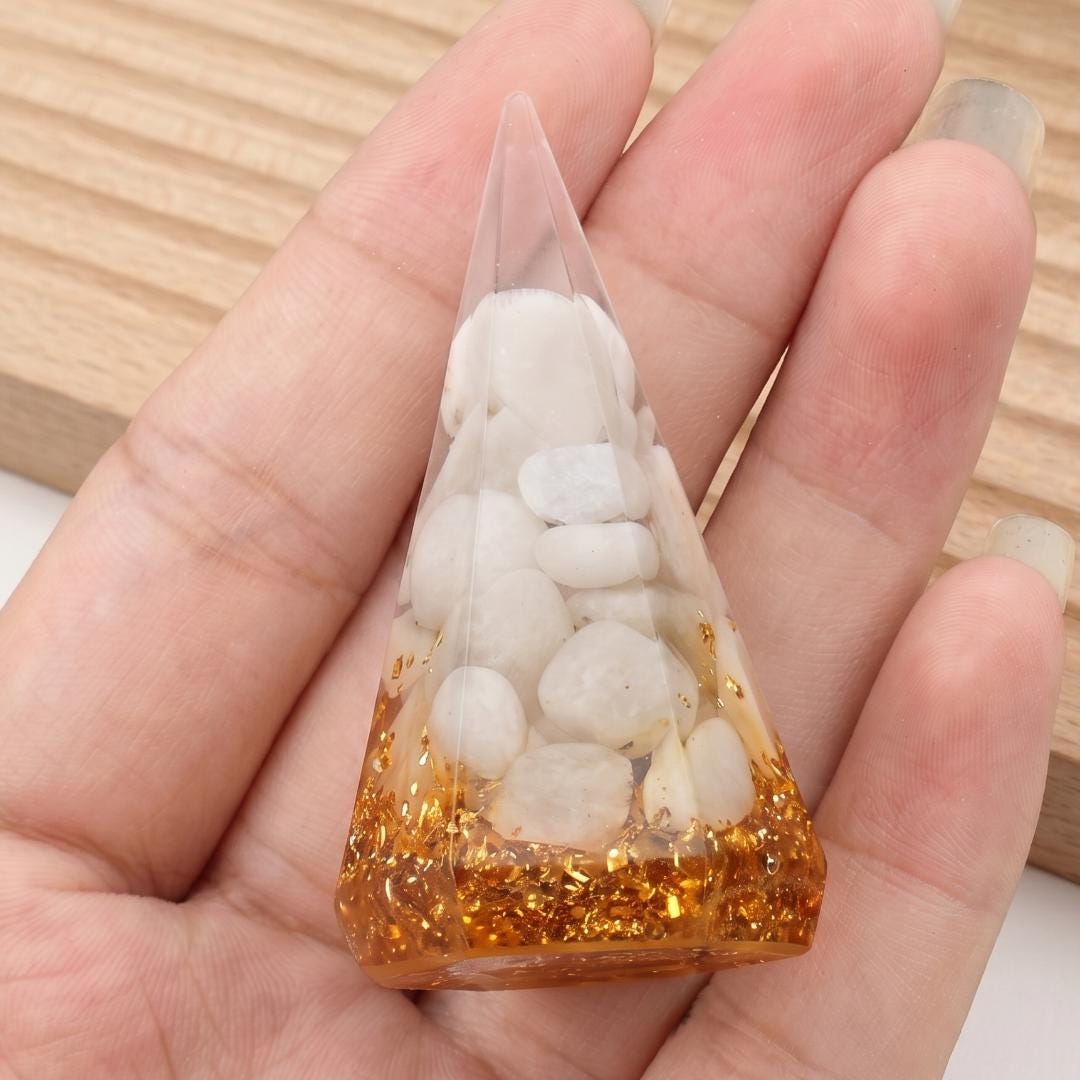 Crystal Ring Holder Cone, Orgonite Resin Jewelry Display Stand, Crystal Chips Stone Ring Organizer for Vanity, Wedding Ring Display Gift