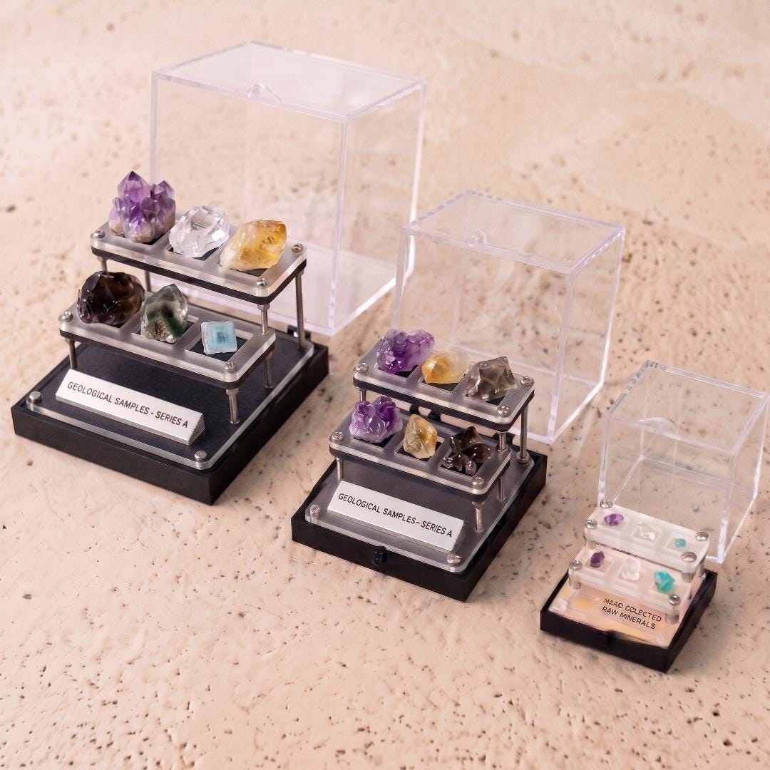 Mineral Storage Box with Three Tier Steps，Clear Perky Box for Miniature Specimen，Acrylic Crystal Display Case Tray