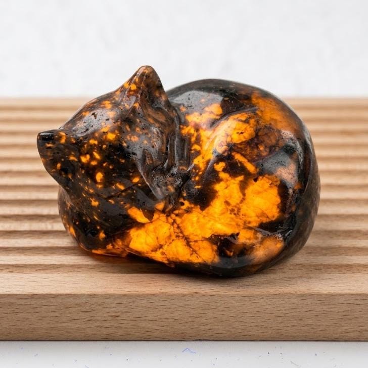 Natural Yooperlite Cat Carving, UV Reactive Fluorescent Crystal Sleeping Cat, Statue Glowing Flame Stone, Animal Figurine, Home Decor Gift